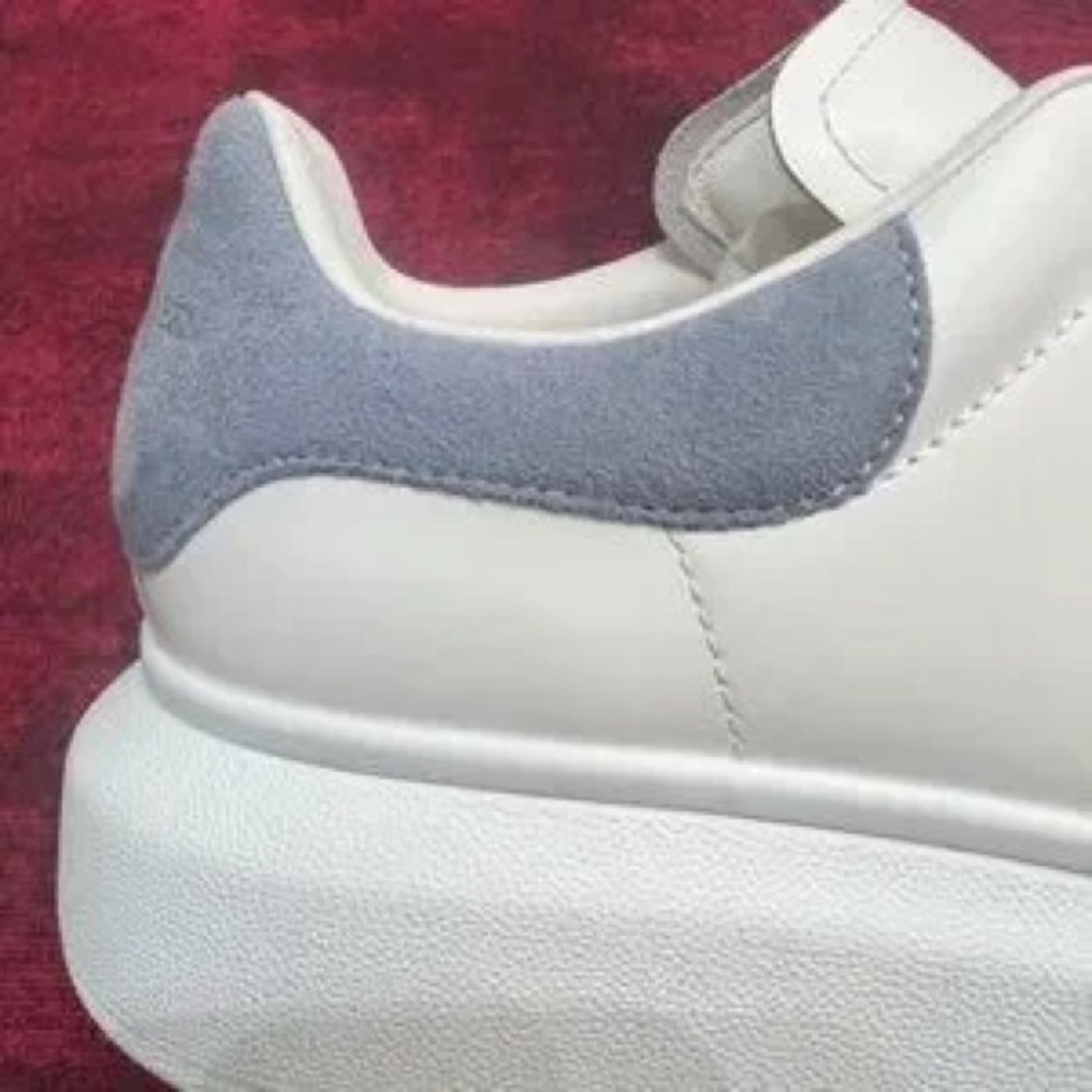 Alexander McQueen Women Sneakers - Picture 3 of 8